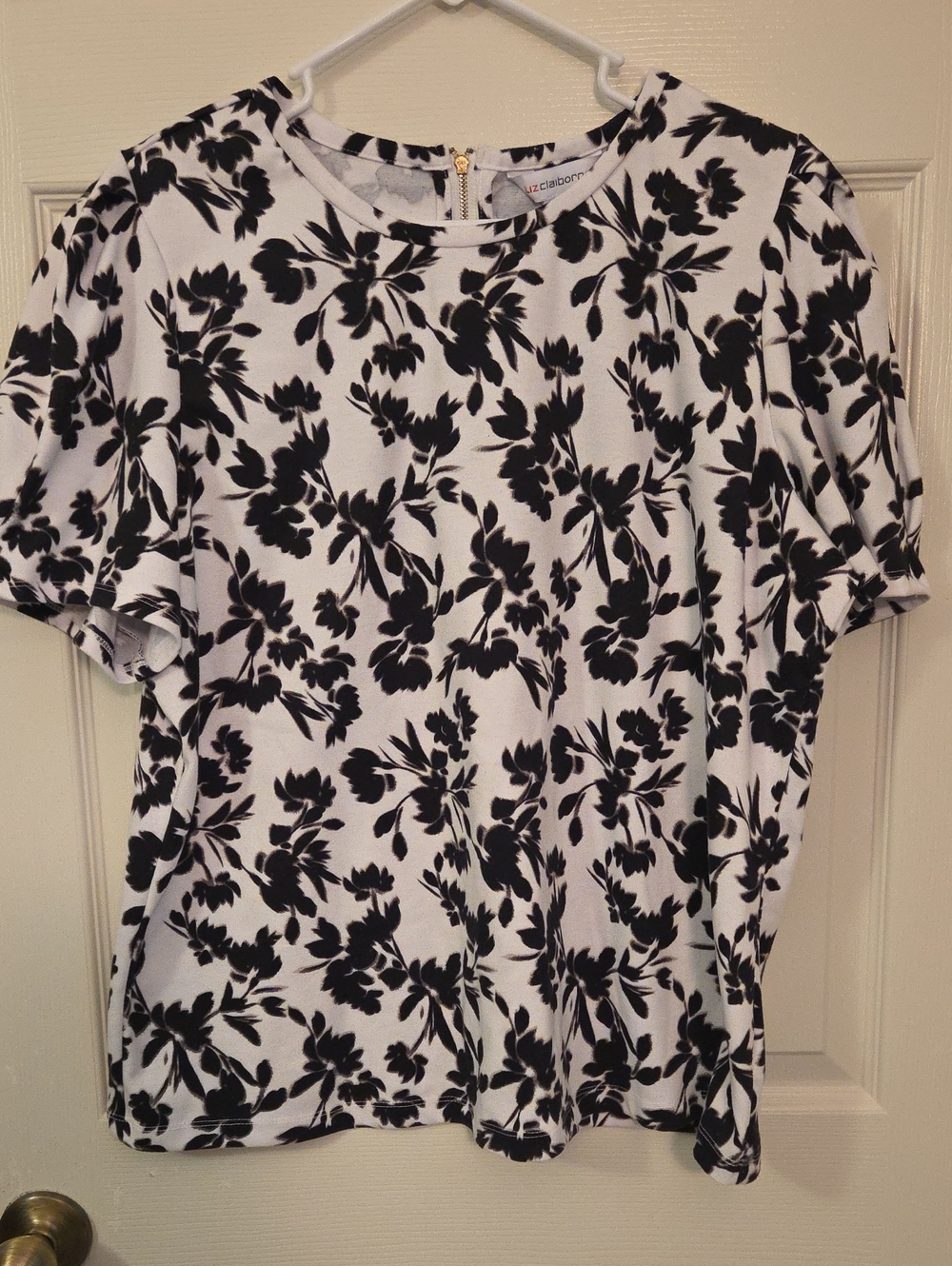 Liz Claiborne White Short-Sleeve Top with Black Floral Print XXL - Picture 1 of 12
